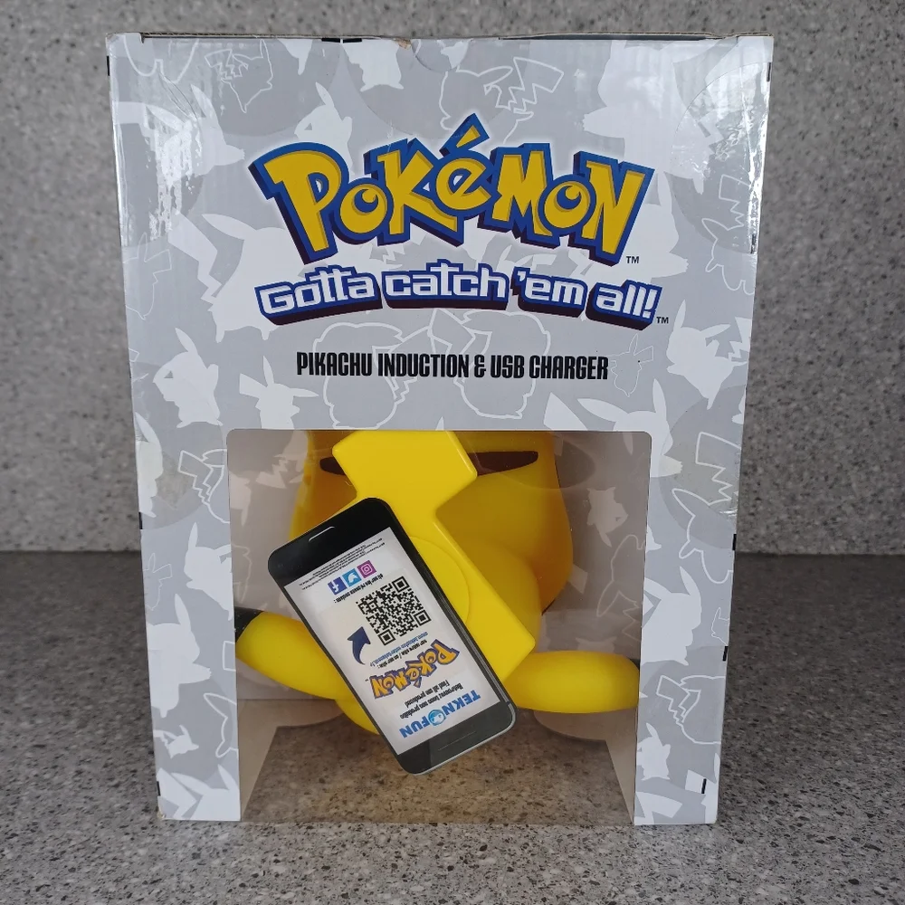 Pokémon Pikachu Wireless Induction and USB Charging Phone Charger Station